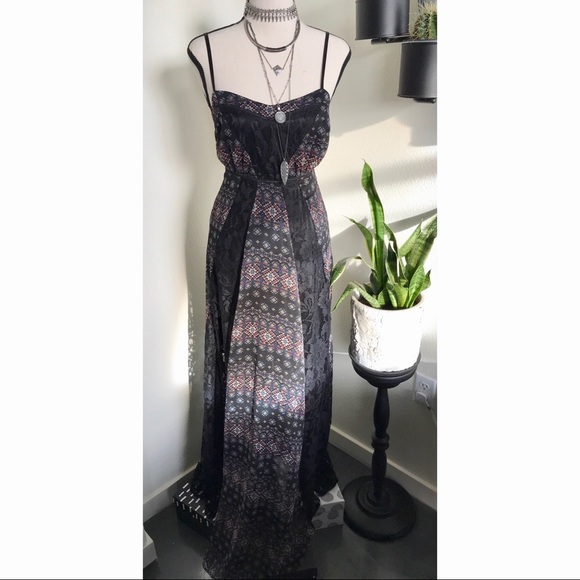 Stunning boho print and maxi dress - Picture 1 of 7